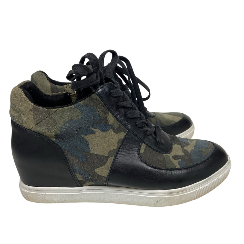 Blondo Waterproof Hidden Wedge Camo Leather Lace Up Booties  Size 9.5